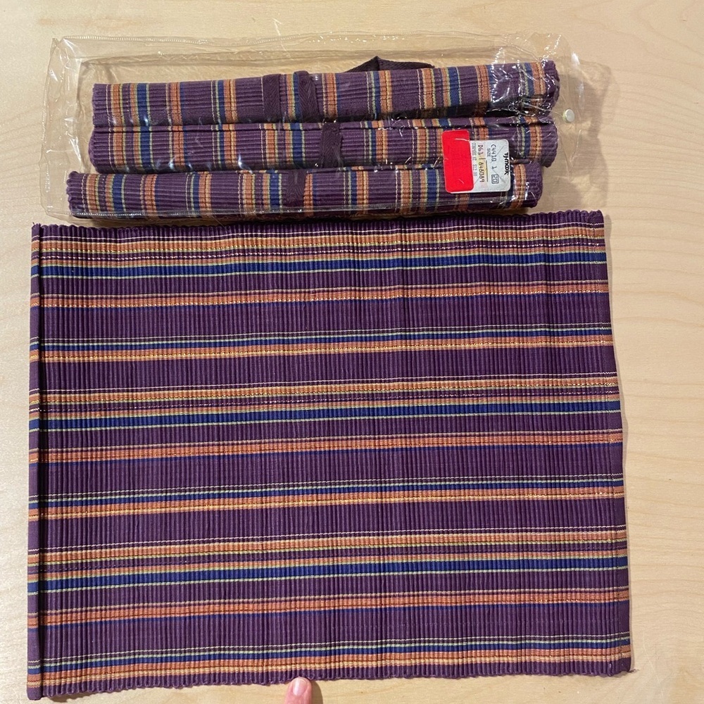 Set of 4 Striped Purple and Gold Placemats (NH) - Picture 3 of 9